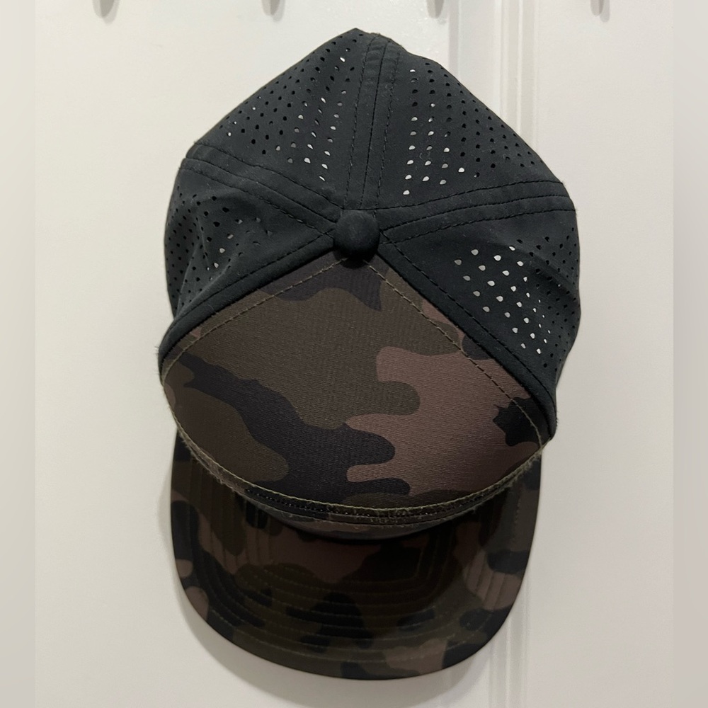 MELIN Trenches Icon Hydro Performance Water Resistant Flat Bill Hat Camo 58cm